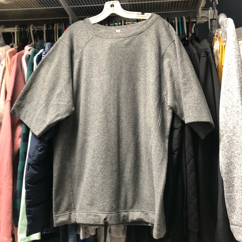 Lululemon short sleeve tunic. Dark heather grey